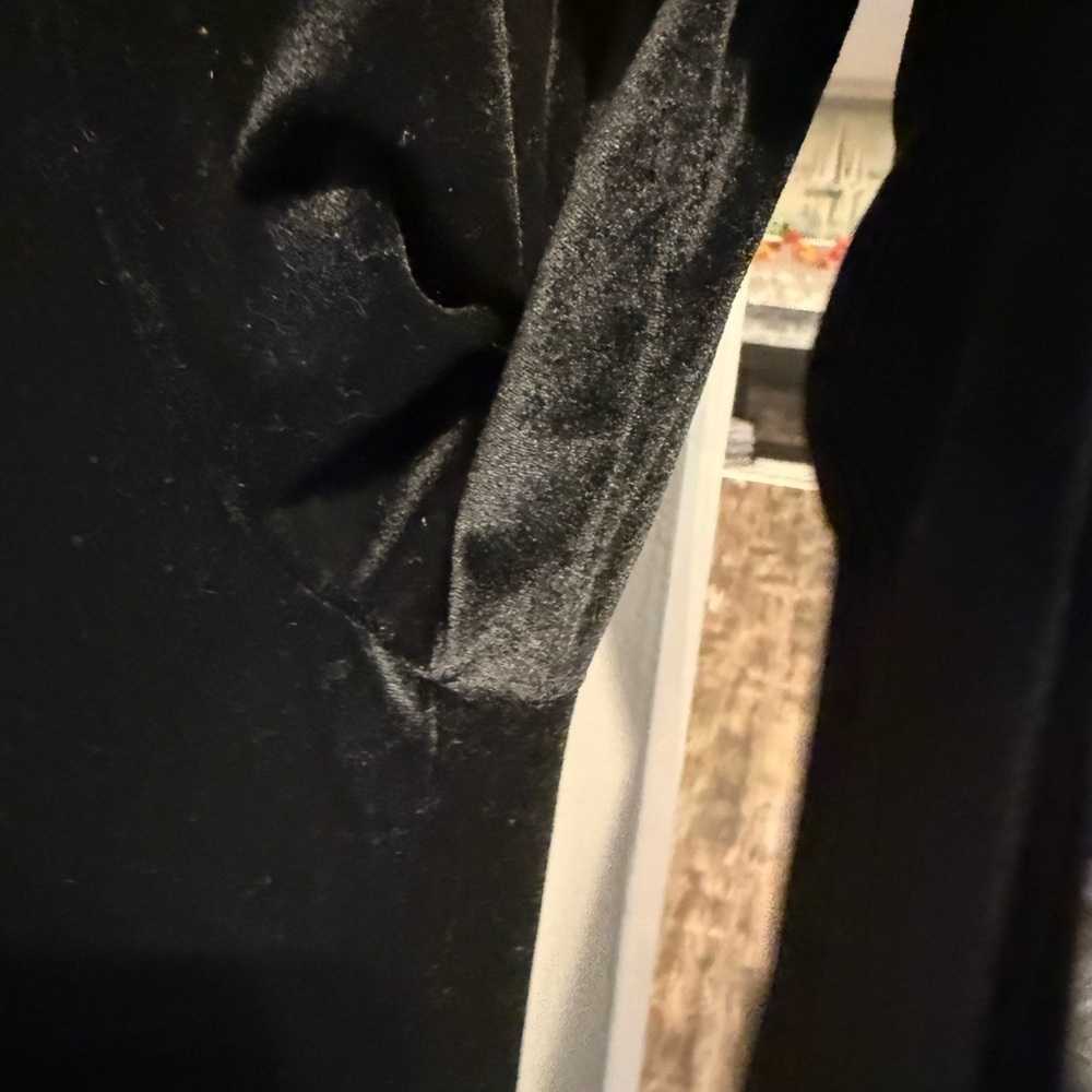 Truth by Republic Black Velvet Women's Suit Jacket EUC - Picture 3 of 4